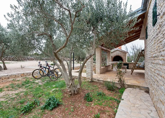 בית נופש In Near And