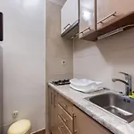 度假居 In Near And *
