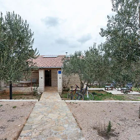 Modern Holiday In Vrana With Lake Nearby Vakantiehuis *