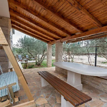 Modern Holiday In Vrana With Lake Nearby Ferienhaus Vrana (Zadar)